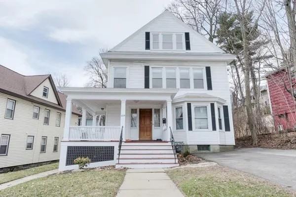 824 Pleasant St #1 - Photo 2 of 19