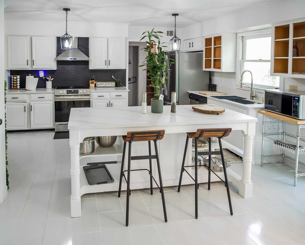 Hofstra Ct - Photo 4 of 11