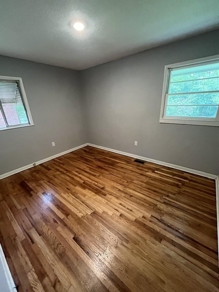 122 Russell St #1 - Photo 2 of 7