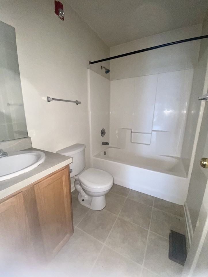 279 Wiles Street - Photo 7 of 9