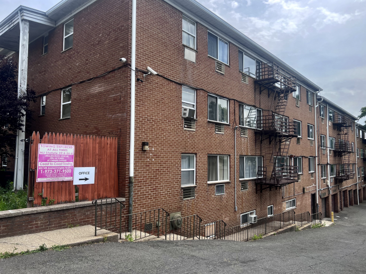 378404 Stuyvesant Avenue 39621, Irvington, NJ 07111 Studio Apartment