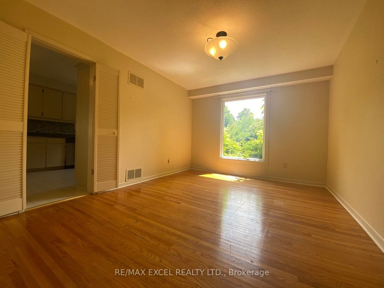 33 Kilchurn Castle Drive #4605 - Photo 3 of 6