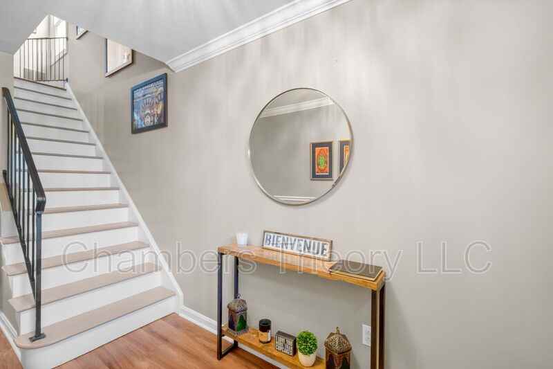 724 W Glebe Rd - Photo 3 of 46