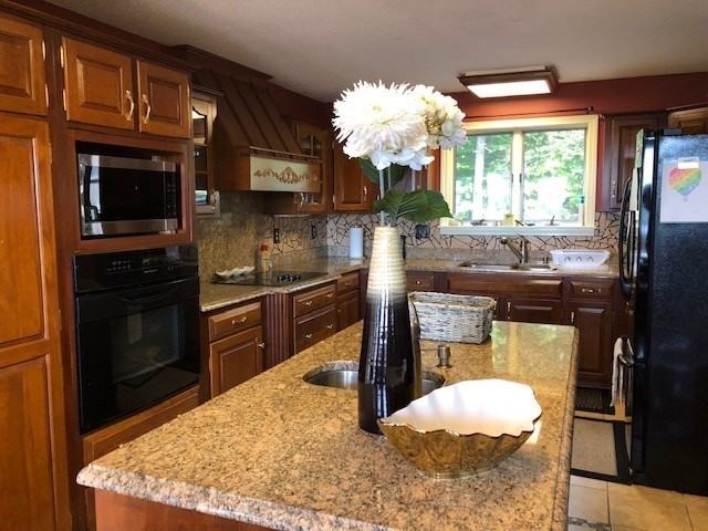 306 Rollins Rd - Photo 4 of 24