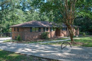 1913 Forest Oaks Dr W - Photo 1 of 1