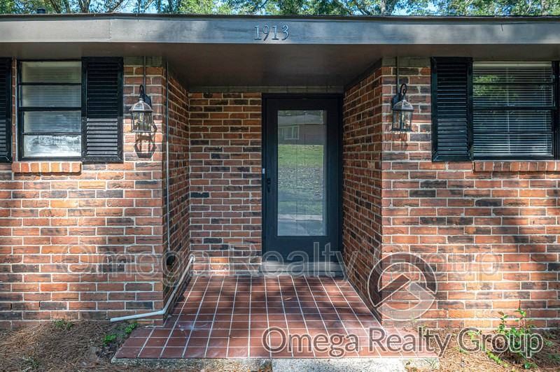 1913 Forest Oaks Dr W - Photo 6 of 44