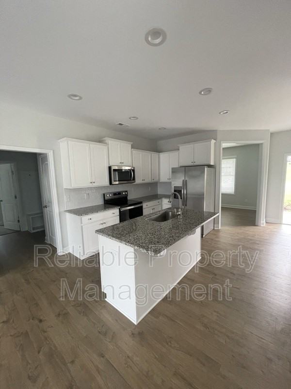 237 Brisbane Dr - Photo 5 of 30