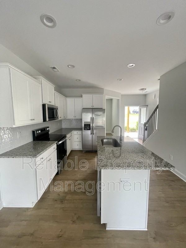 237 Brisbane Dr - Photo 6 of 30