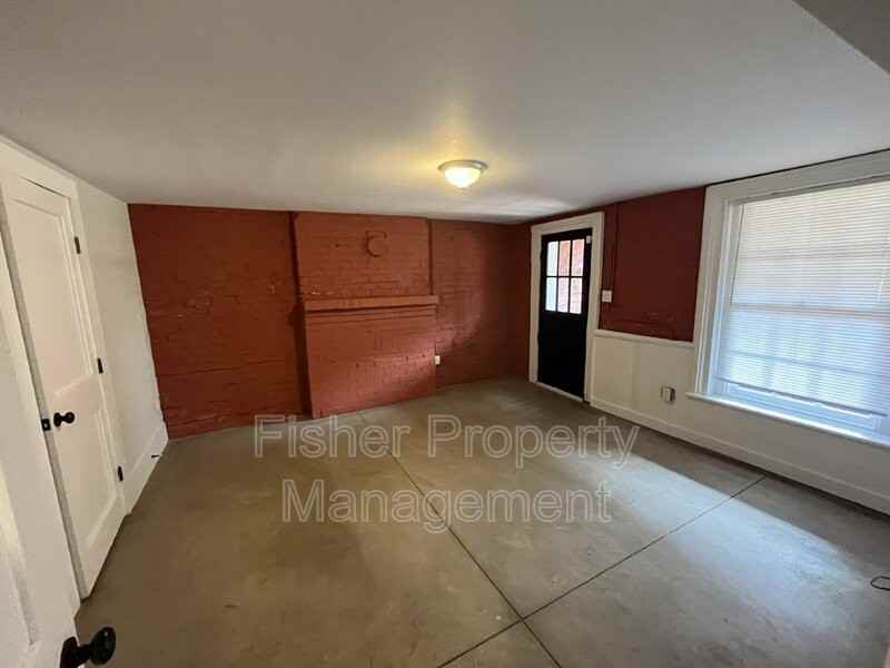 2308 Venable St #B - Photo 3 of 14