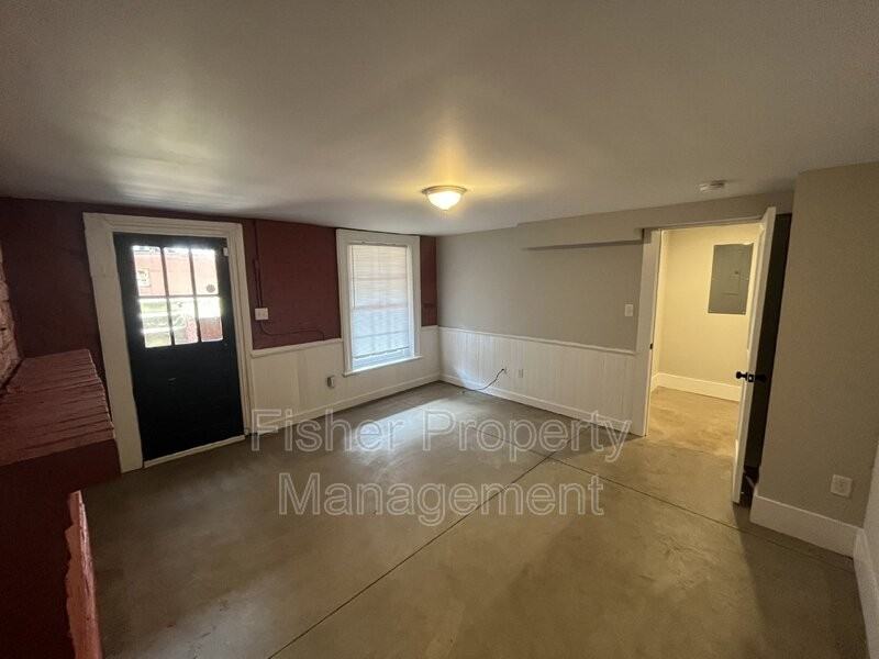 2308 Venable St #B - Photo 5 of 14