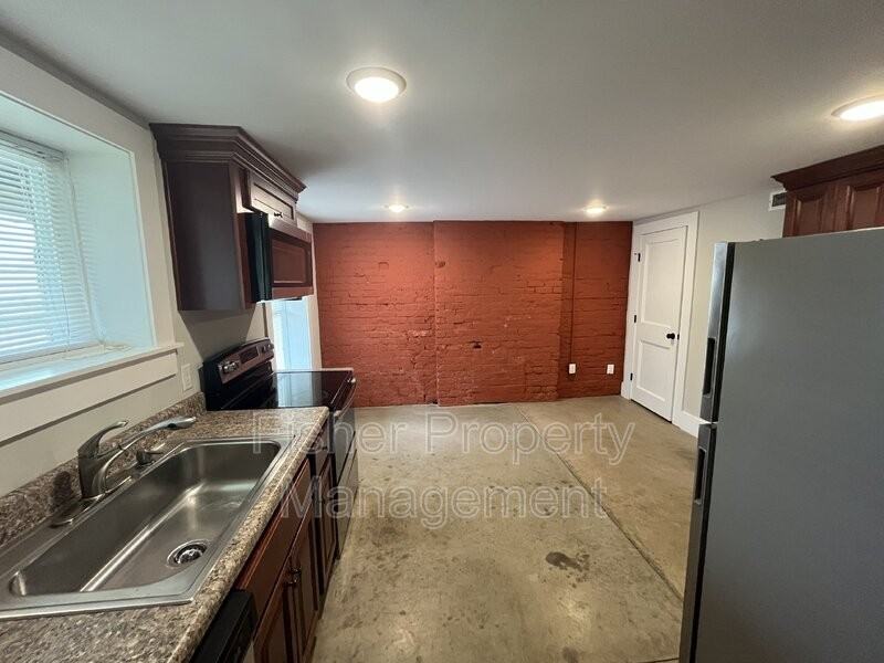 2308 Venable St #B - Photo 6 of 14