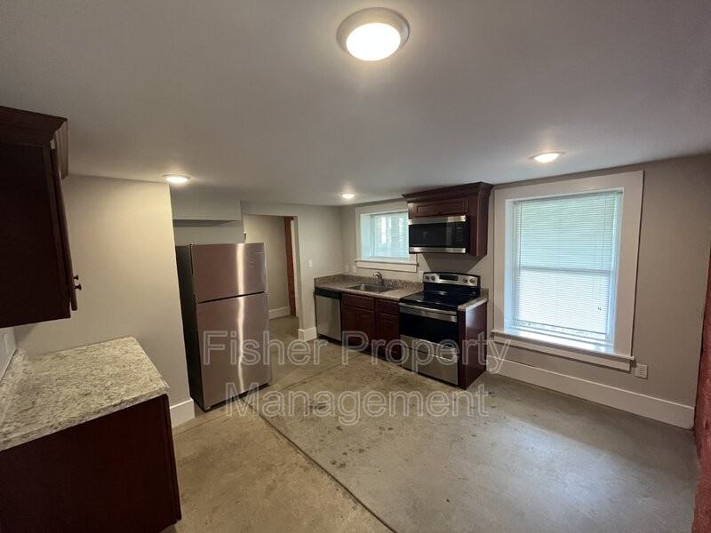 2308 Venable St #B - Photo 7 of 14