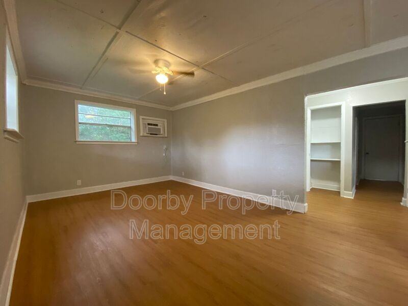 1204 E 34th St - Photo 3 of 16