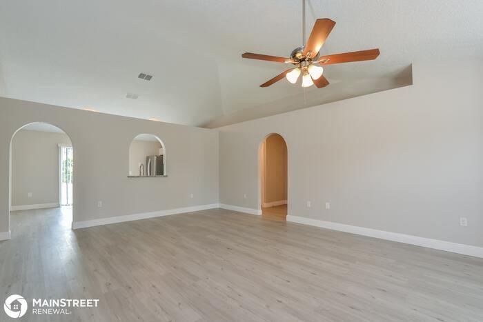 1305 Blythe Ave - Photo 3 of 16