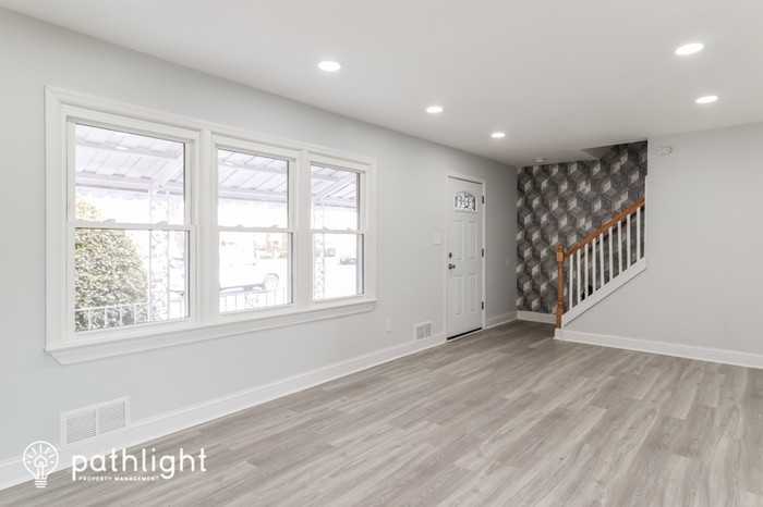 3219 32nd Ave - Photo 3 of 16