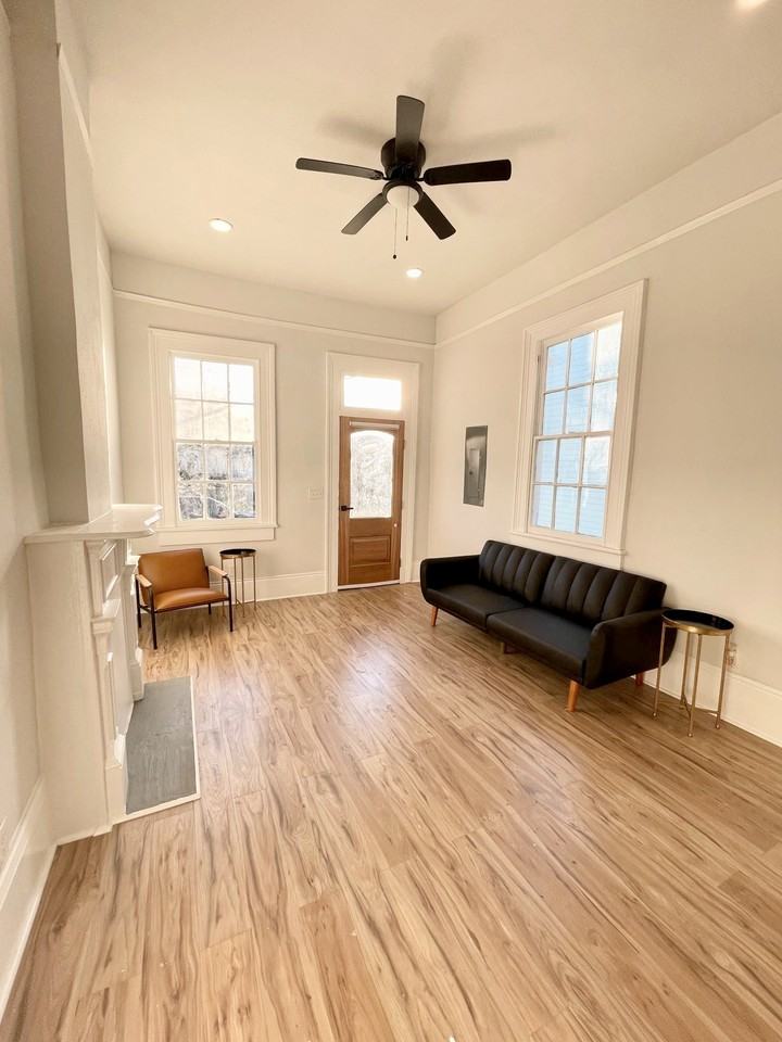 2431 Gravier St #2431 - Photo 2 of 18