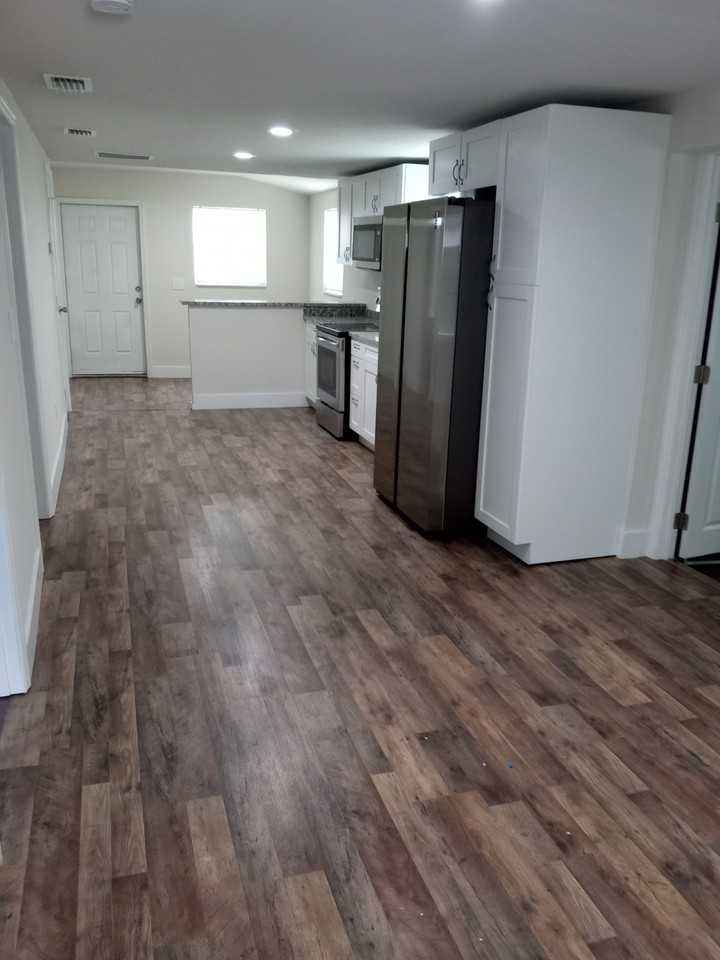 1531 W Arch St #NA - Photo 3 of 15