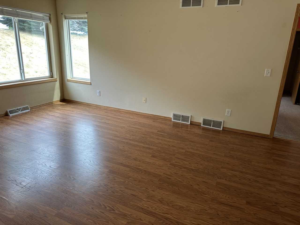 945 Tony Dr #NA - Photo 2 of 28