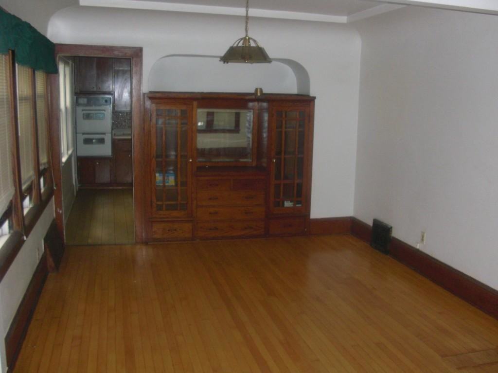 3133 N Newhall St #3133LOWER - Photo 3 of 5