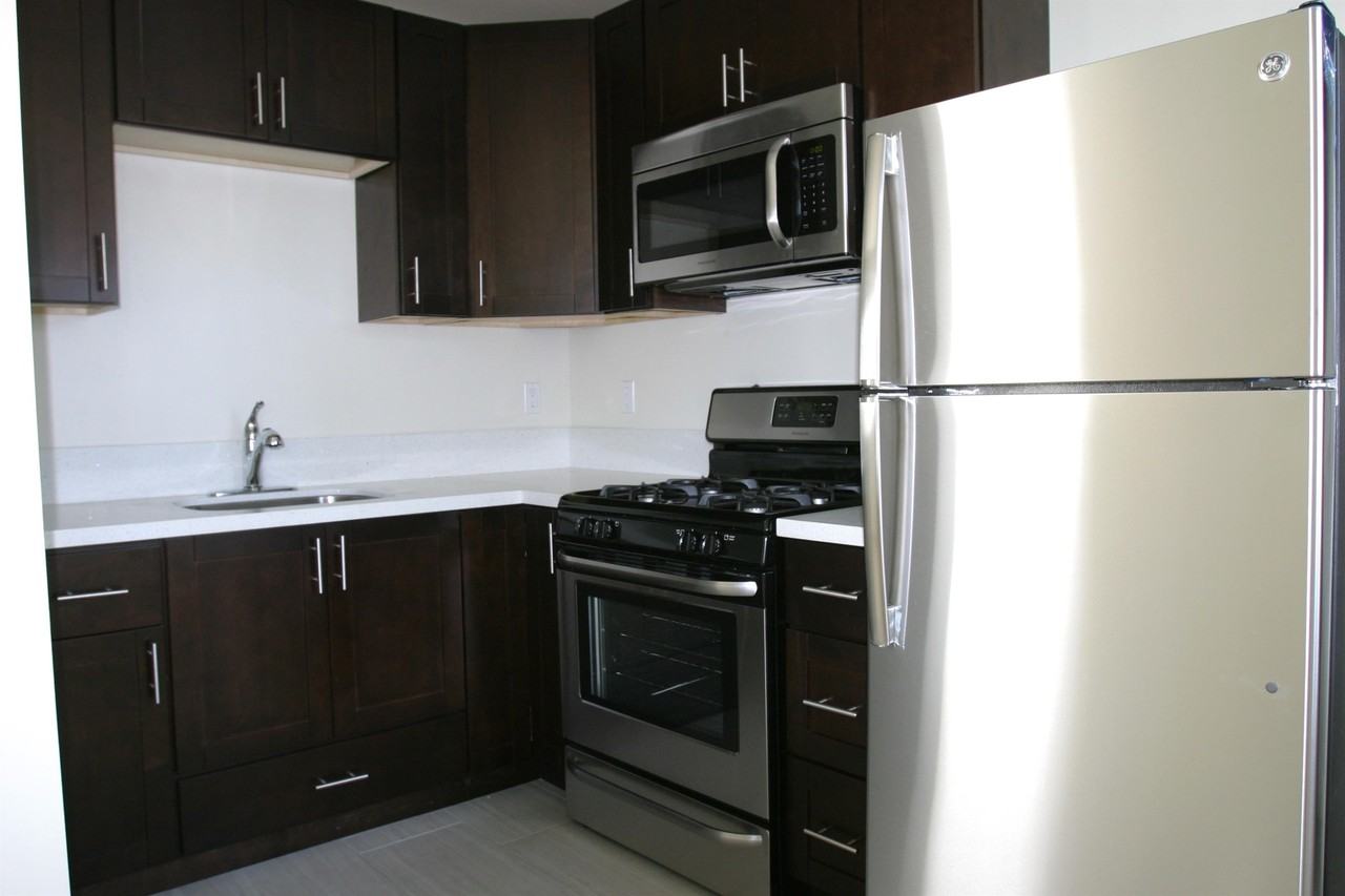 1148 Reed Ave #1148 - Photo 4 of 11