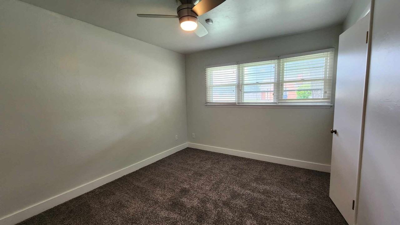 3701 Nw 60th St #1 - Photo 5 of 17