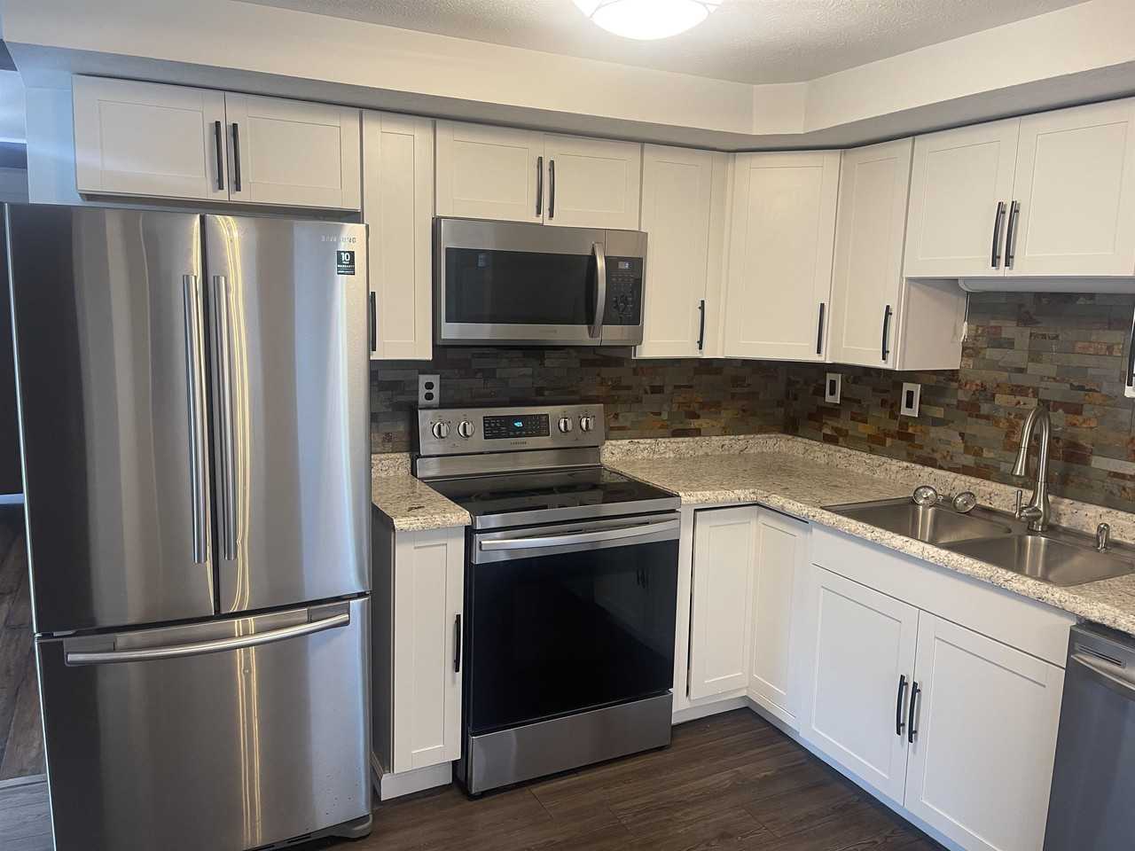 122 5th St #1 - Photo 3 of 10