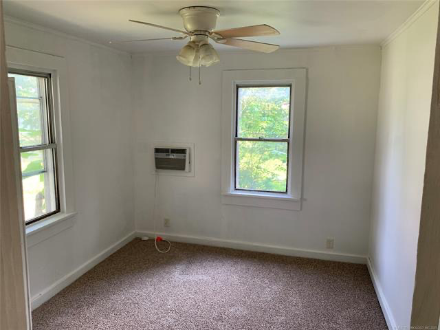 2025 Remco S Oak St - Photo 3 of 8