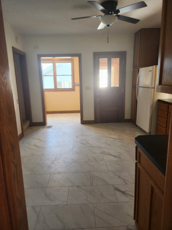 3350 71st St - Photo 3 of 16