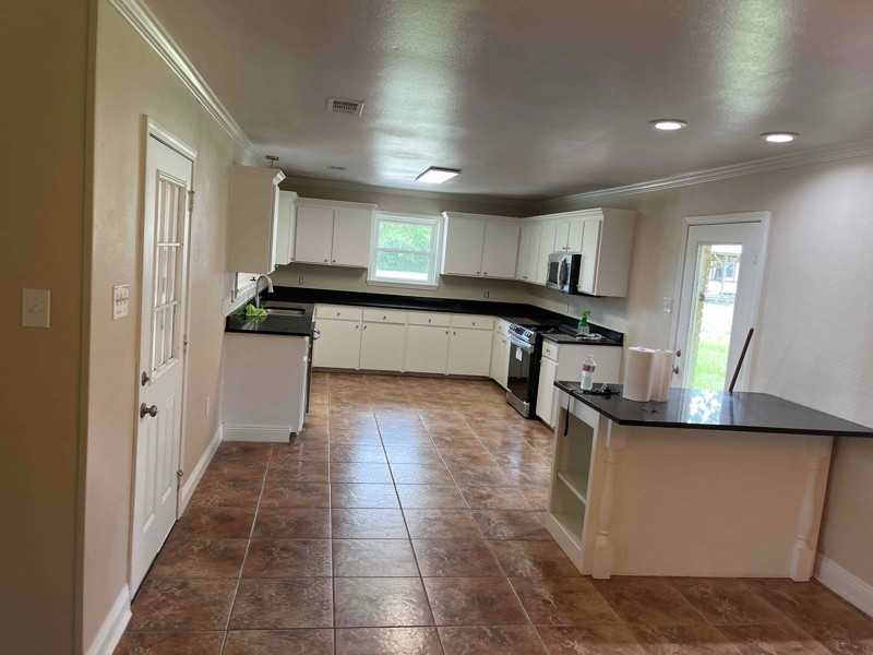 9898 Arnold Rd - Photo 3 of 7