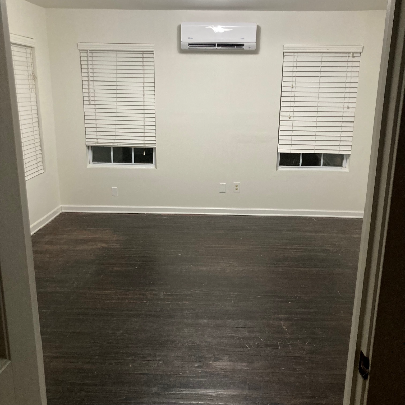 414 N Elm St - Photo 3 of 24