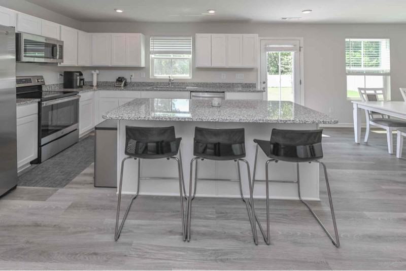 2725 Huntmere Ln - Photo 3 of 19