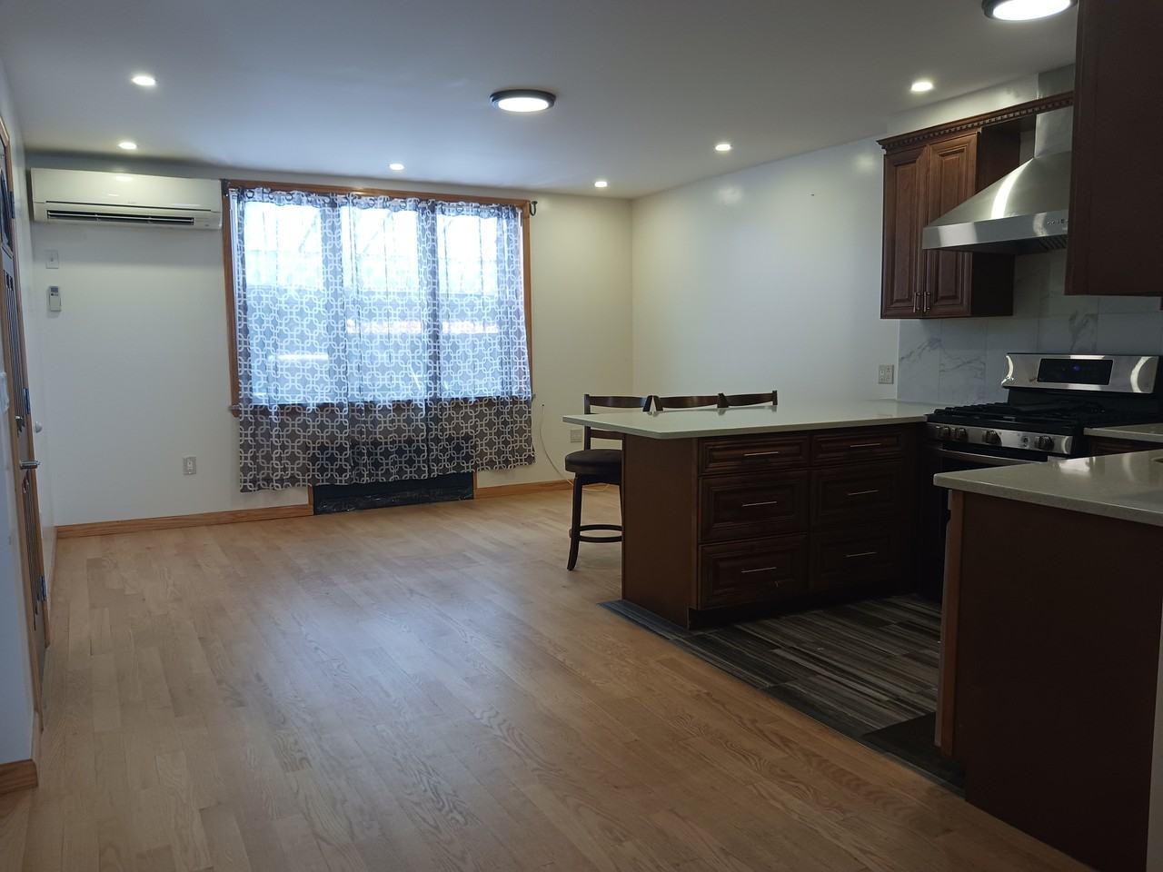 8647 25th Avenue 2f - Photo 2 of 12