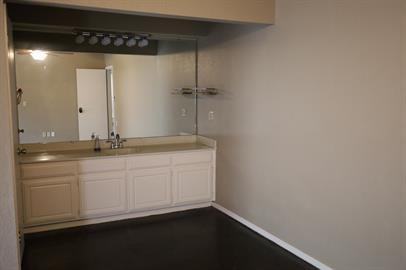 717 Nw 140th St - Photo 3 of 17