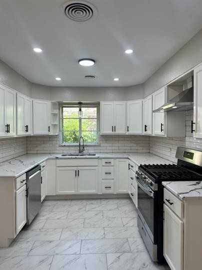 4925 N Detroit St - Photo 3 of 10