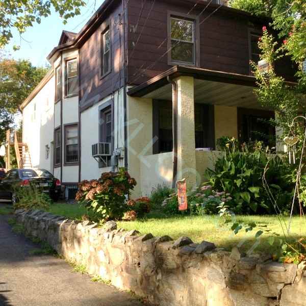 1007 Pembroke Ave - Photo 2 of 7