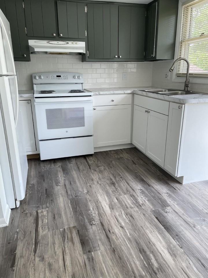 610 E High St - Photo 2 of 15