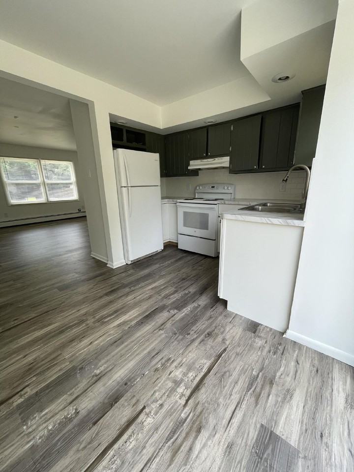 610 E High St - Photo 3 of 15