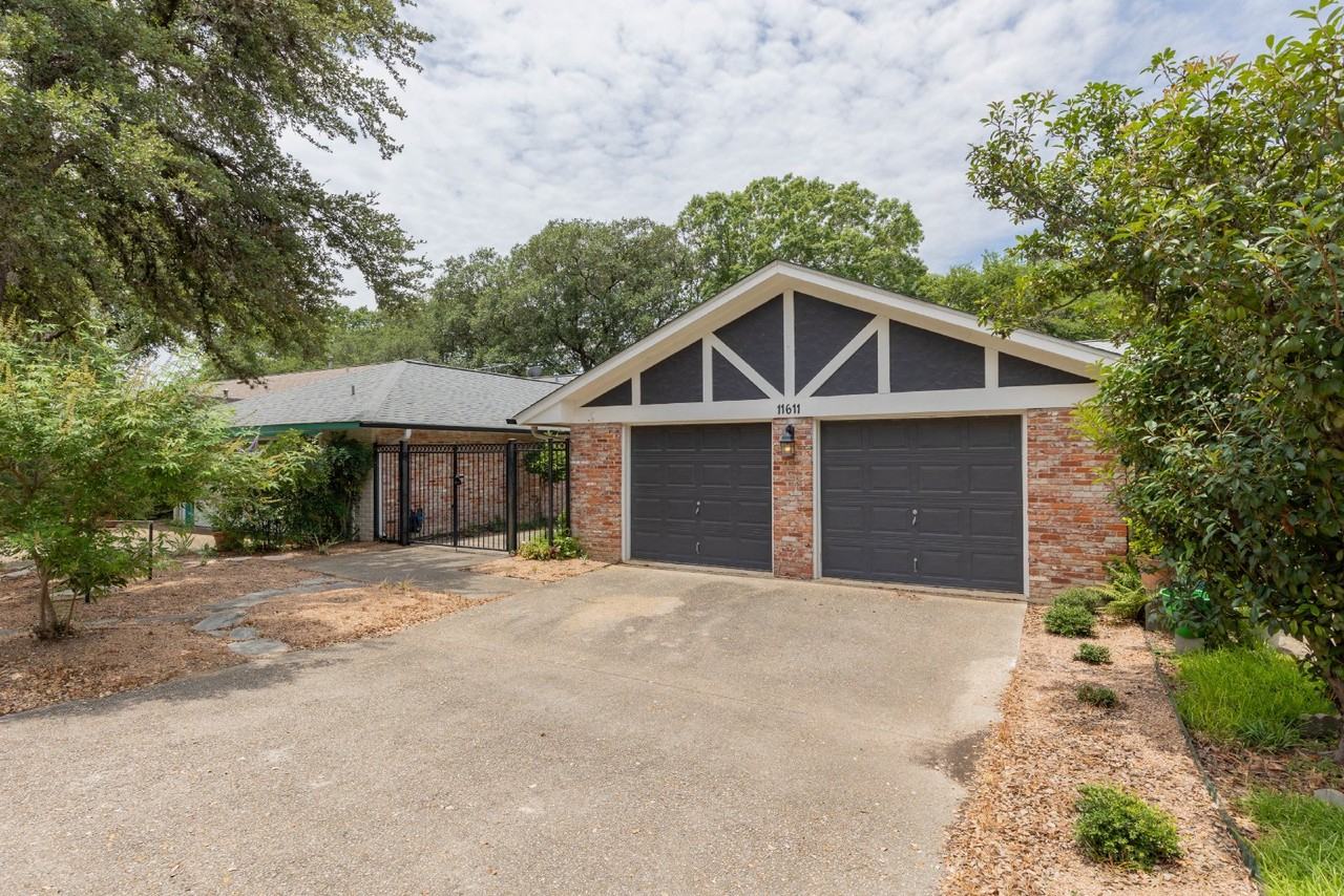 11611 Whisper Valley St - Photo 2 of 30