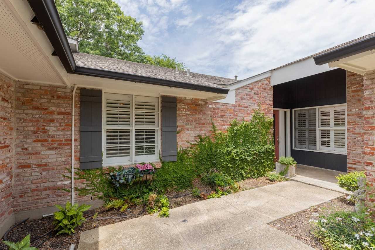 11611 Whisper Valley St - Photo 4 of 30