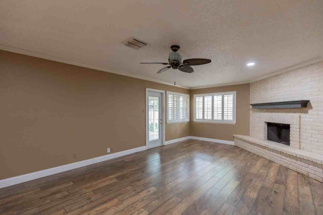 11611 Whisper Valley St - Photo 7 of 30