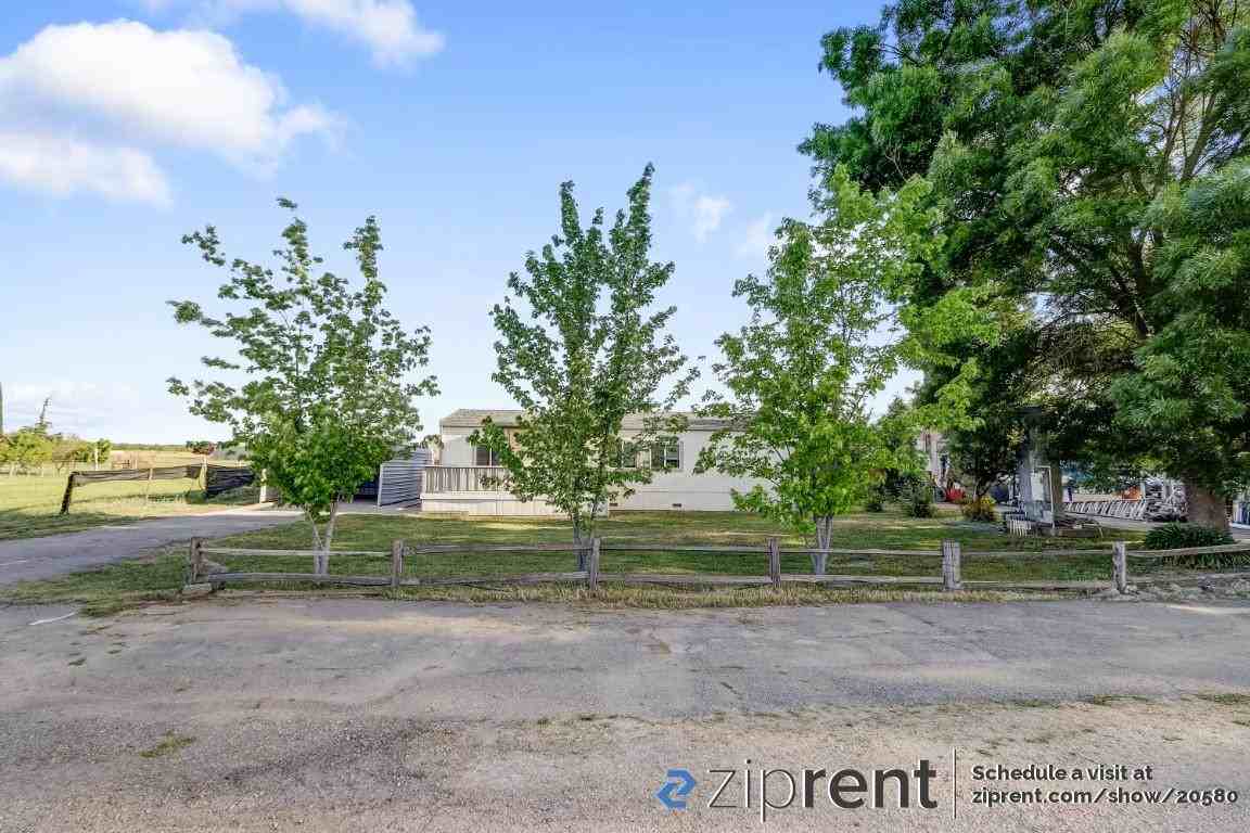 22174 E Milton Rd - Photo 2 of 17