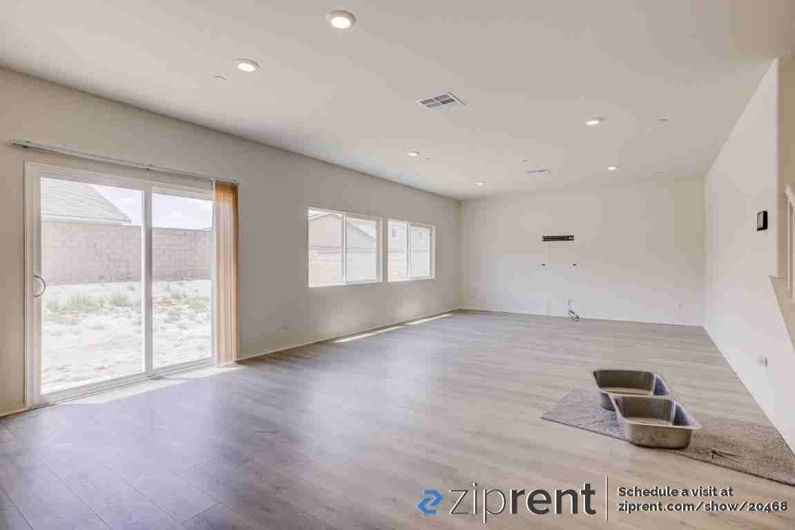 15554 San Francisco Ln - Photo 2 of 23