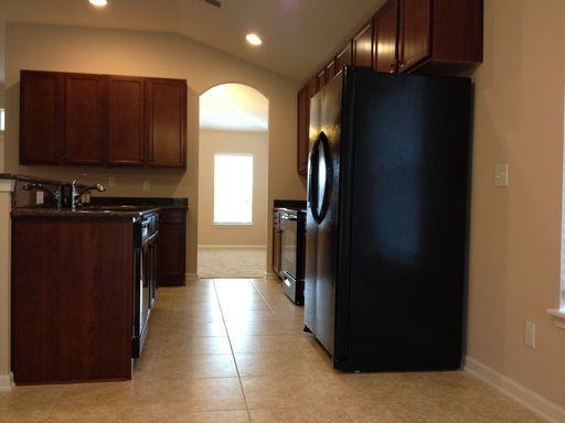 216 Bridgeport Ln - Photo 2 of 17
