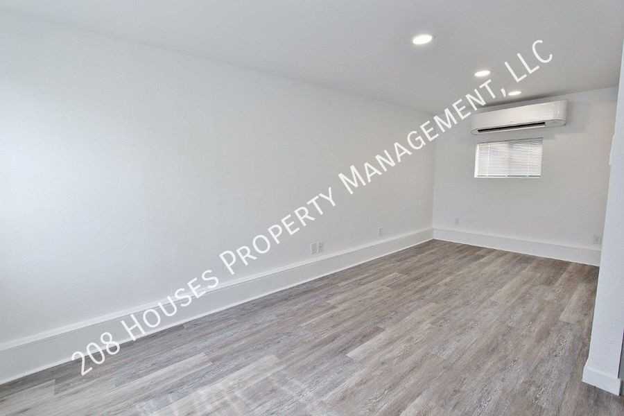 1619 N Liberty St #C - Photo 2 of 11