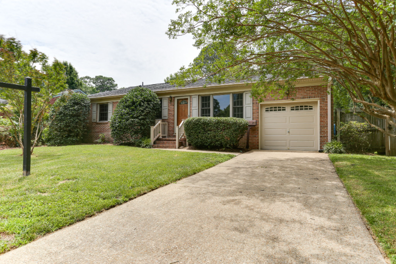 218 Madrid Dr - Photo 2 of 36