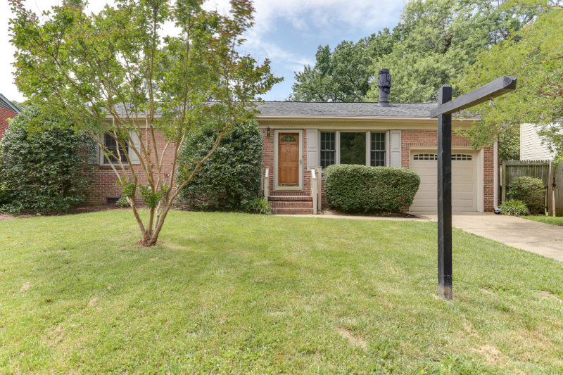 218 Madrid Dr - Photo 3 of 36