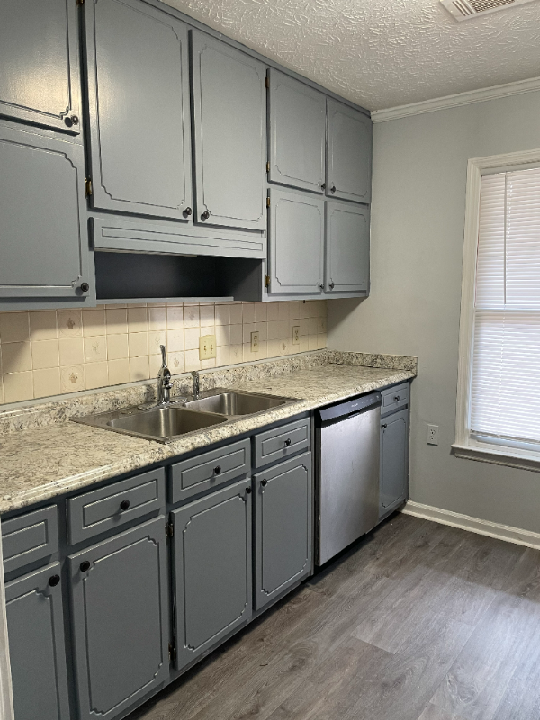 8058 Woodlake Dr - Photo 2 of 10