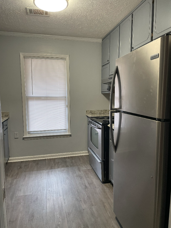 8058 Woodlake Dr - Photo 3 of 10