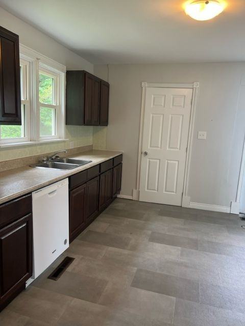 11 Maple Ave - Photo 2 of 17