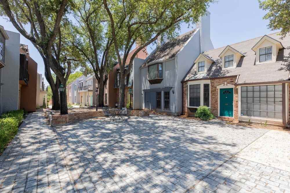 1170 Garraty Rd - Photo 2 of 27